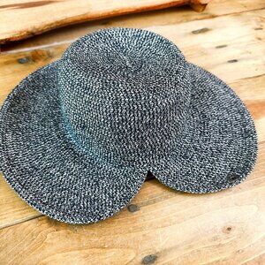 Peter Grimm Summer Hat 100% paper OS Drawstring Fit Beach Garden